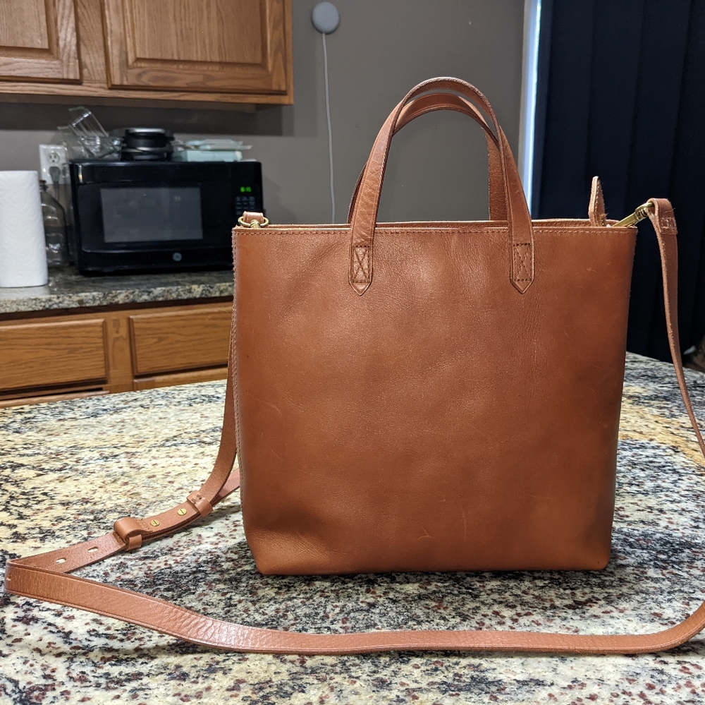 Madewell The Zip-Top Transport Crossbody English Saddle color